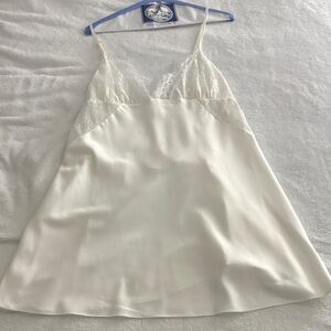 Hera Collection Cream Lace Chemise